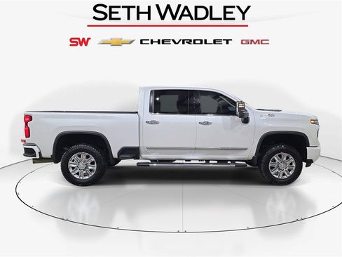 Used 2024 Chevrolet Silverado 2500 High Country w/ High Country Premium Package image 8