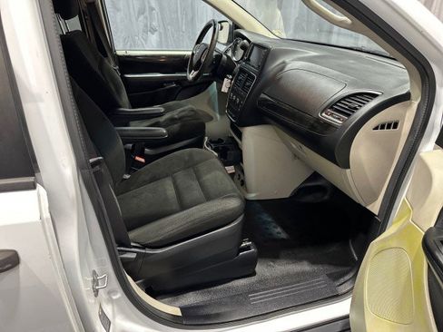 Used 2015 RAM C/V Tradesman w/ UConnect Hands-Free Group image 23