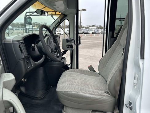 Used 2004 GMC Savana 3500 w/ School Bus Package image 21