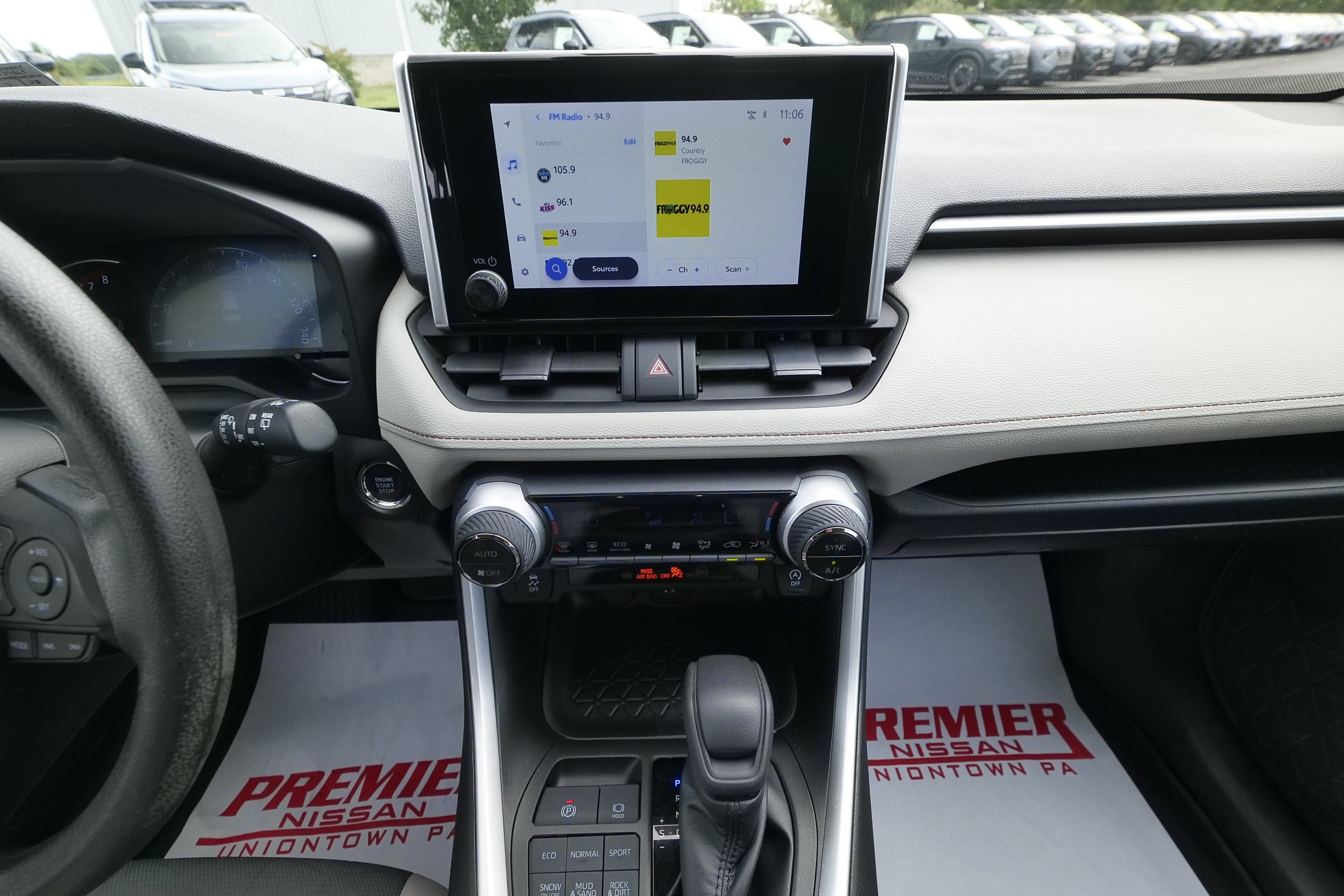 Used 2023 Toyota RAV4 XLE AWD/4WD image 19