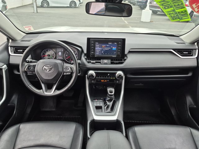 Used 2022 Toyota RAV4 XLE Premium AWD/4WD image 15