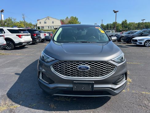 Used 2023 Ford Edge SEL w/ Convenience Package AWD/4WD image 2