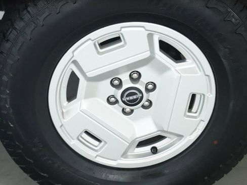 Certified 2024 Nissan Frontier SV w/ Hardbody Edition AWD/4WD image 12