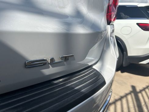 Used 2023 GMC Yukon SLT w/ SLT Premium Package image 11