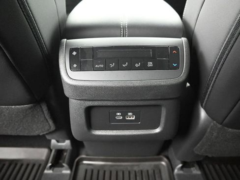 Used 2025 Nissan Pathfinder SL w/ Black Appearance Package AWD/4WD image 24