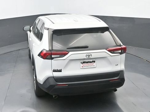 Used 2022 Toyota RAV4 LE image 15