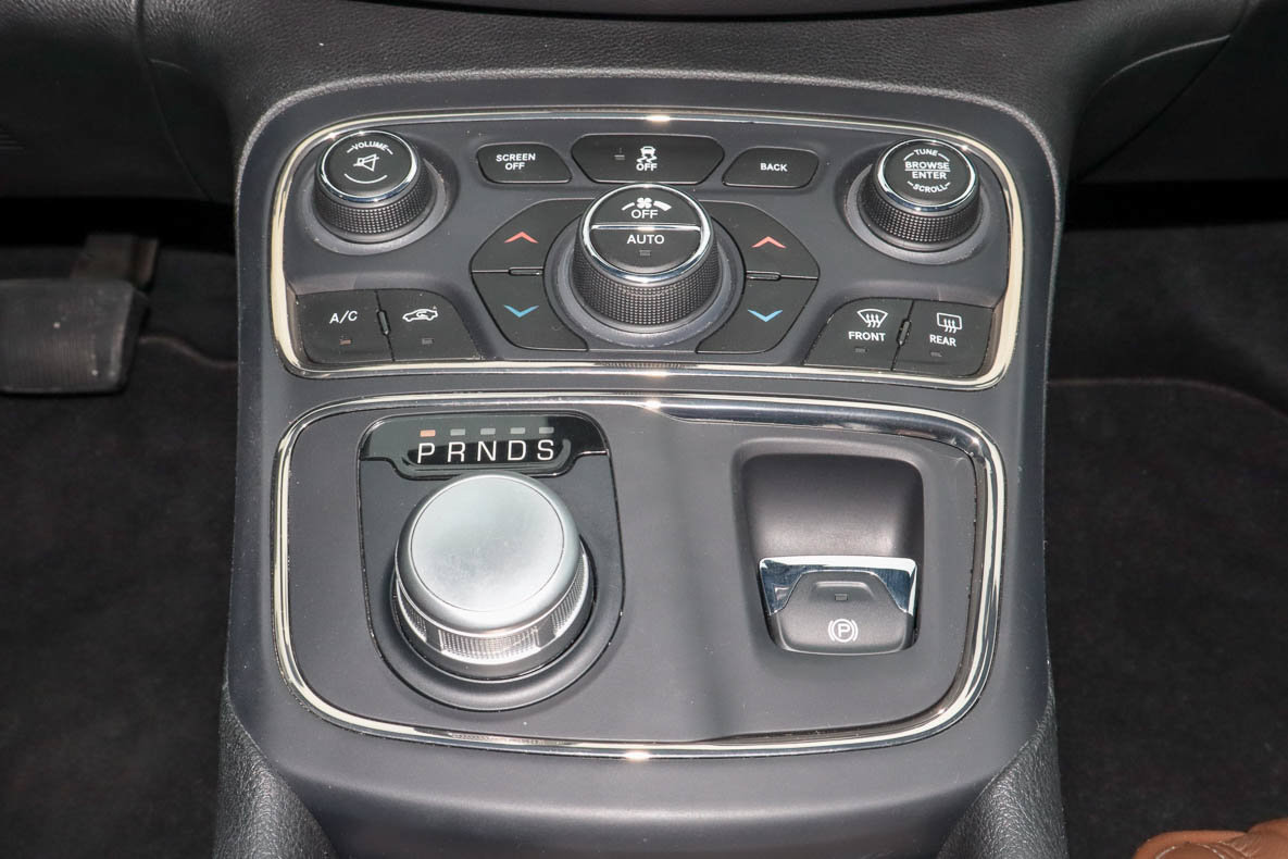 Used 2016 Chrysler 200 C w/ Premium Group FWD image 11