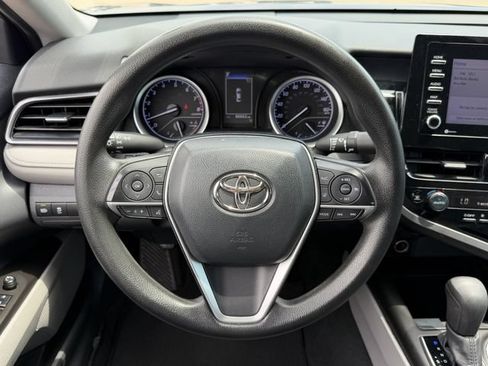 Used 2022 Toyota Camry LE w/ Convenience Package FWD image 12
