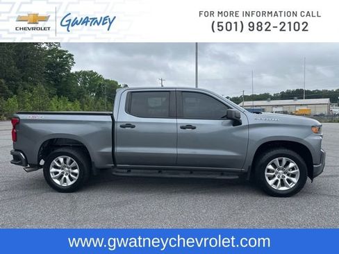 Used 2020 Chevrolet Silverado 1500 Custom w/ Custom Value Package AWD/4WD image 4