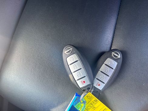 Certified 2024 Nissan Murano SV w/ SV Midnight Edition Package image 30