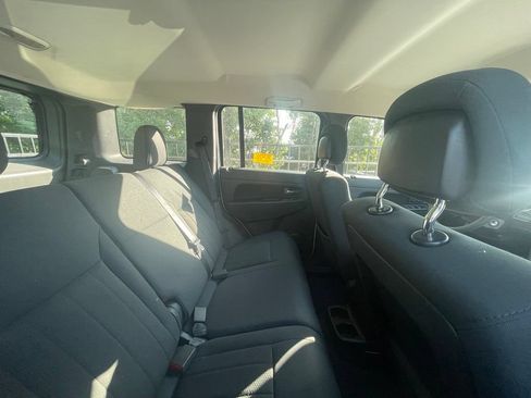 Used 2011 Jeep Liberty Sport AWD/4WD image 9