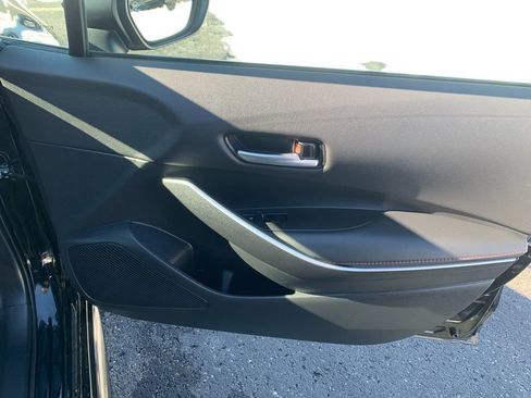 Used 2025 Toyota Corolla SE image 21