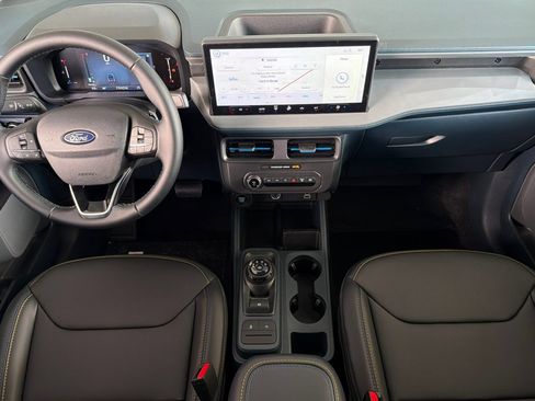 Used 2026 Ford Maverick Lobo AWD/4WD image 14