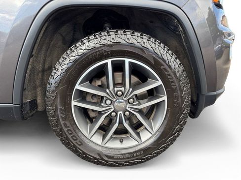 Used 2018 Jeep Grand Cherokee Limited w/ Luxury Group II AWD/4WD image 36