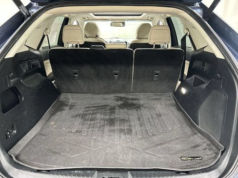 Used 2019 Ford Edge Titanium w/ Cold Weather Package AWD/4WD image 23
