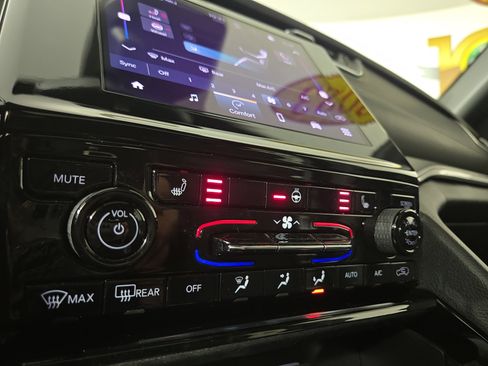 Used 2023 Jeep Grand Cherokee Altitude image 27