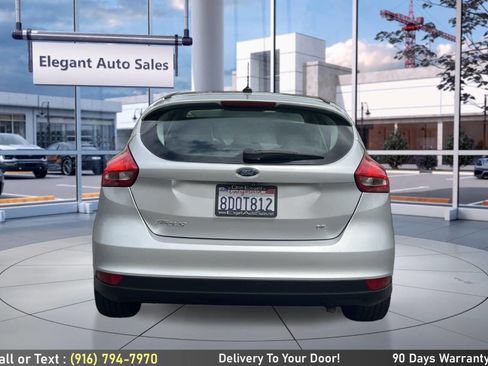Used 2015 Ford Focus SE w/ Equipment Group 201A FWD image 6