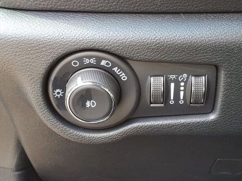 New 2026 Chrysler Pacifica Select w/ S Appearance Package image 17