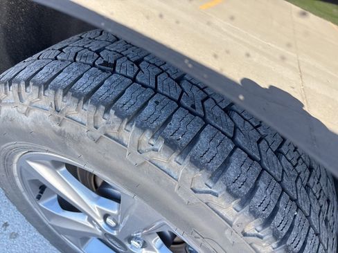 Used 2022 Ford Edge SEL w/ Sport Appearance Package image 9