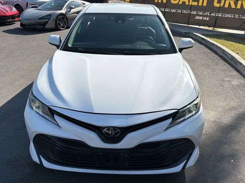 Used 2019 Toyota Camry LE FWD image 11
