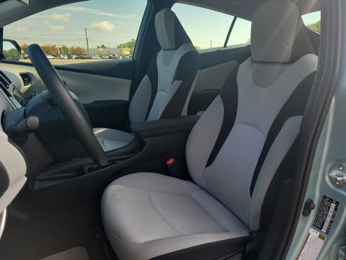 Used 2017 Toyota Prius Two w/ Prius Two Safety Plus Package FWD image 14