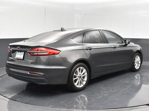 Used 2019 Ford Fusion SE FWD image 19