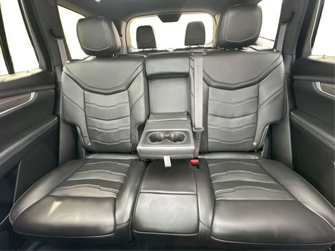 Certified 2025 Cadillac XT6 Sport w/ Platinum Package AWD/4WD image 15