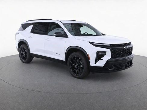 Used 2024 Chevrolet Traverse RS FWD image 1