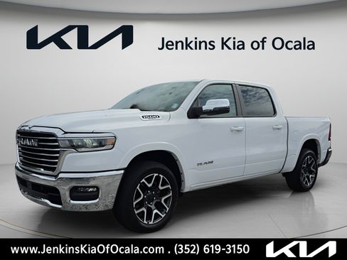 Used 2025 RAM 1500 Laramie AWD/4WD image 10
