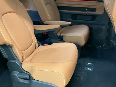 New 2025 Volkswagen ID. Buzz Pro S Plus image 10