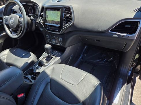 Used 2019 Jeep Cherokee Limited AWD/4WD image 16