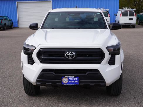 Used 2024 Toyota Tacoma SR RWD image 8