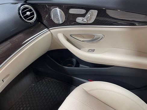 Used 2023 Mercedes-Benz E 350 4MATIC Sedan image 27
