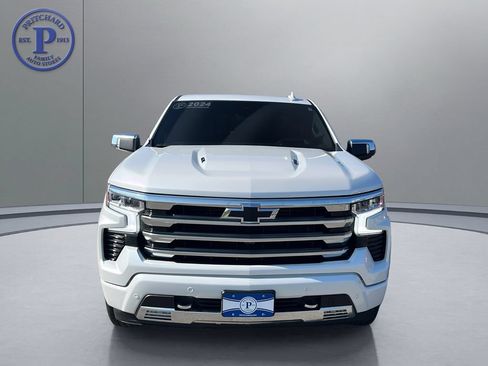 Used 2024 Chevrolet Silverado 1500 High Country AWD/4WD image 2