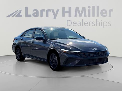 New 2026 Hyundai Elantra SEL FWD image 11