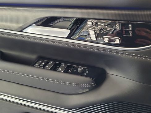 New 2026 Jeep Grand Wagoneer Summit w/ Premium Group III image 27