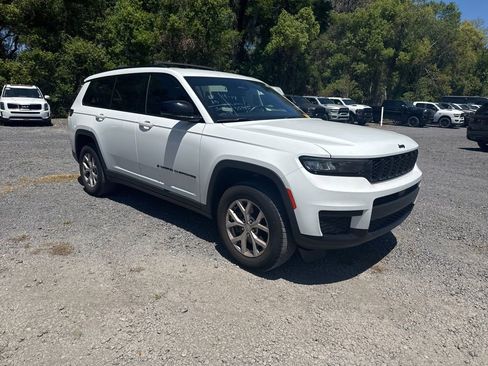 Used 2022 Jeep Grand Cherokee L Laredo image 7