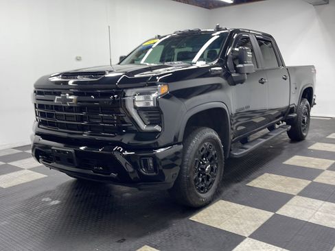 Used 2024 Chevrolet Silverado 2500 LT w/ Midnight Edition AWD/4WD image 1