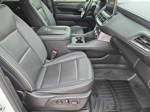 Certified 2022 GMC Yukon SLT w/ SLT Luxury Package AWD/4WD image 25