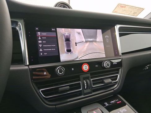 Used 2026 Porsche Macan image 28