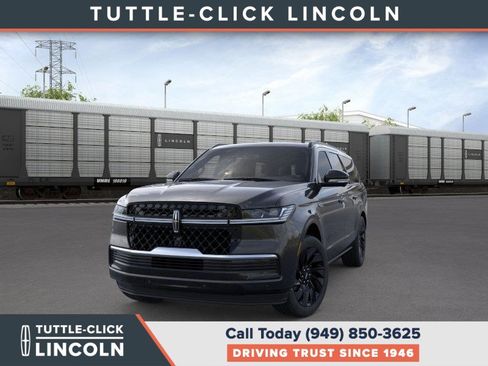 New 2026 Lincoln Navigator L Reserve image 2