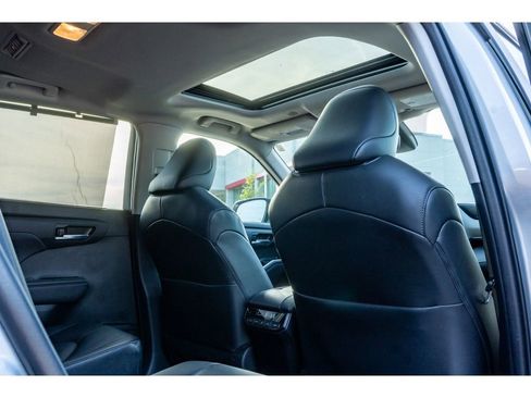 Used 2024 Toyota Highlander XLE image 18