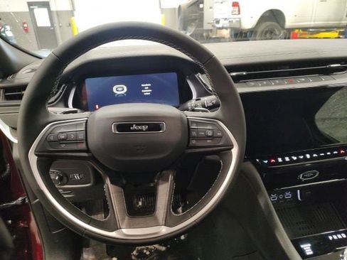 New 2026 Jeep Grand Cherokee Laredo image 11