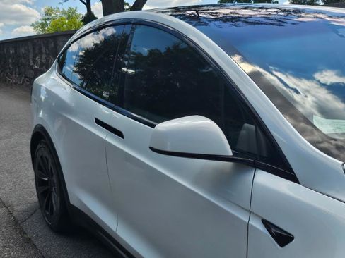 Used 2023 Tesla Model X AWD/4WD image 18