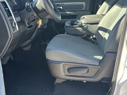 Used 2018 RAM 2500 SLT image 9