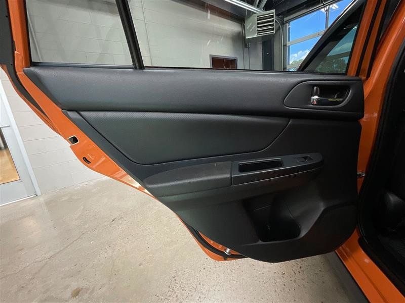 Used 2014 Subaru Crosstrek 2.0i Limited AWD/4WD image 21