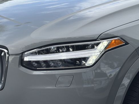 Certified 2025 Volvo XC90 B5 Plus w/ Protection Package Premier AWD/4WD image 6