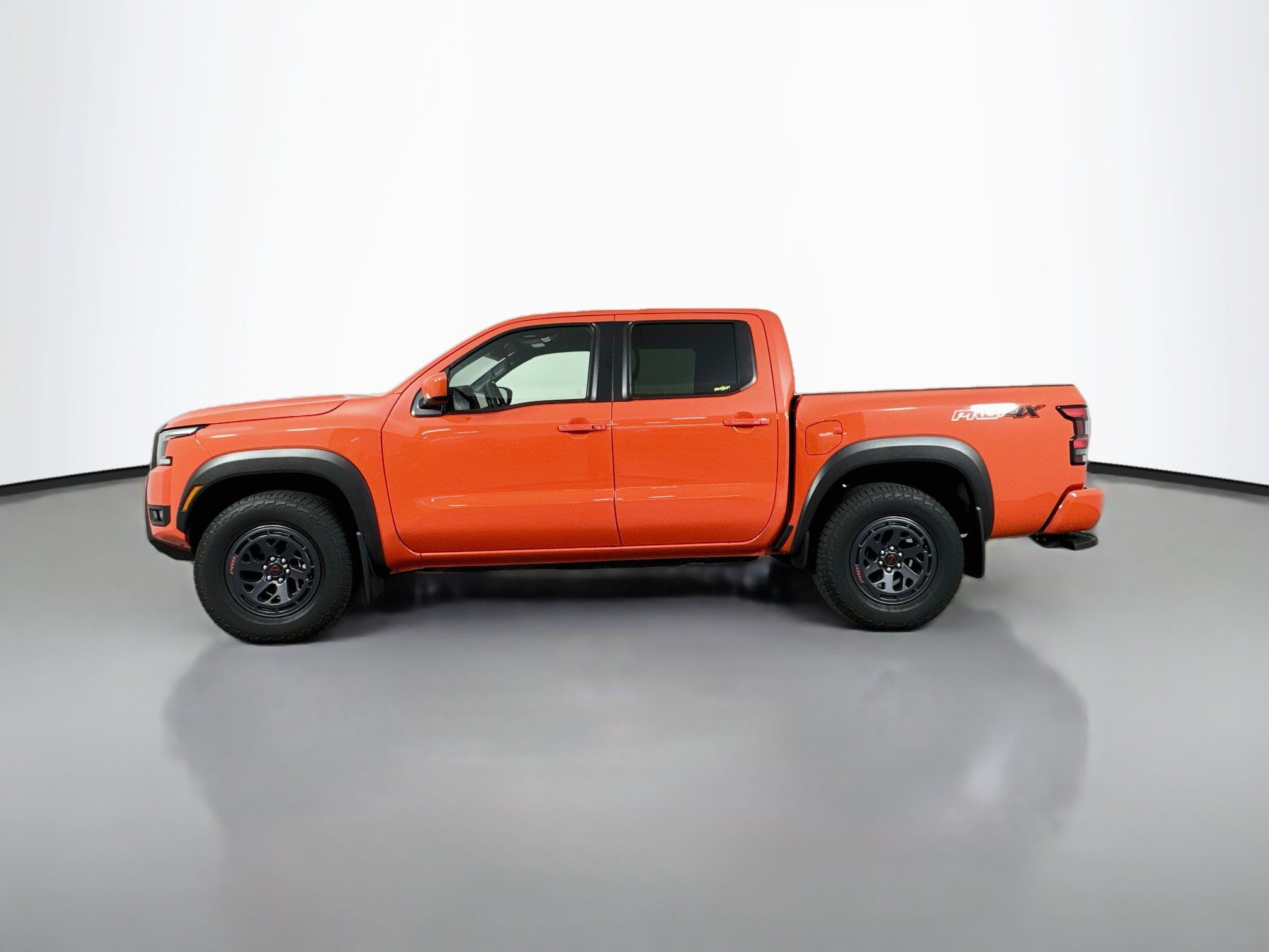 Used 2025 Nissan Frontier PRO-4X w/ Interior Protection Package AWD/4WD image 4