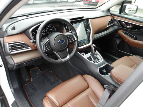 Used 2023 Subaru Outback Touring AWD/4WD image 9