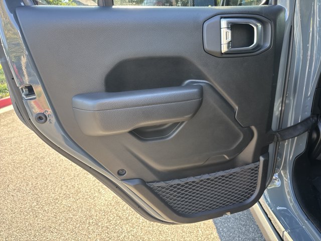 Certified 2025 Jeep Wrangler Unlimited Rubicon w/ Convenience Group AWD/4WD image 25